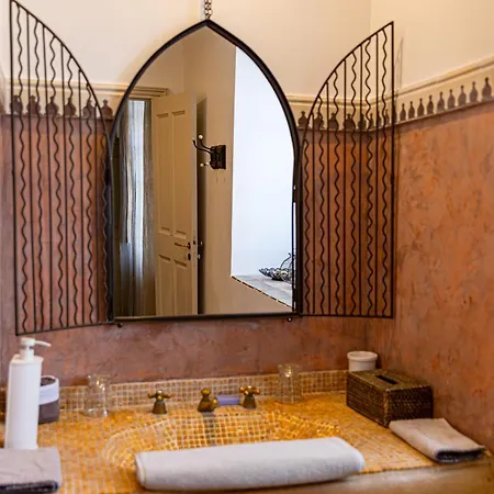 Maison Bournissac Szálloda 3*